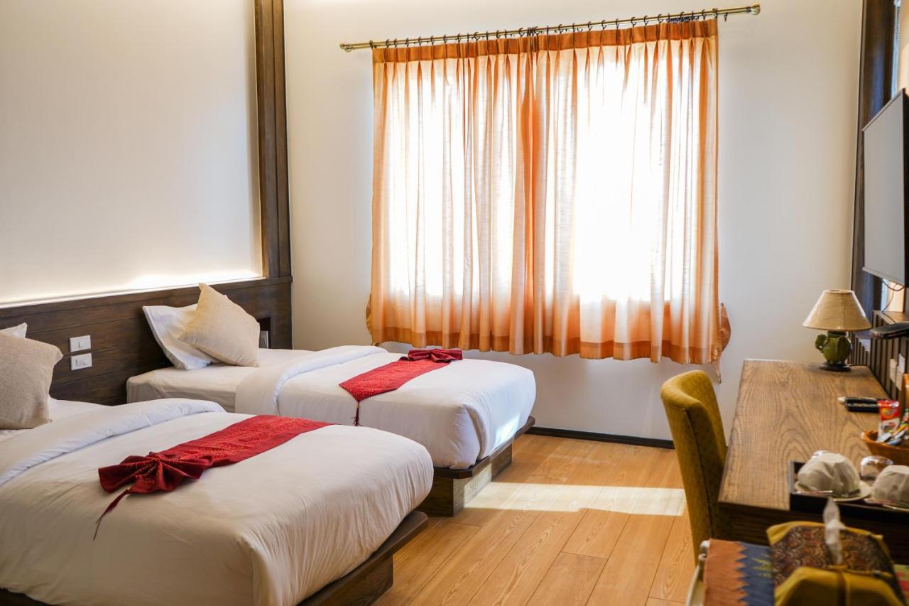 Risasinee Spa & Resort Nan Luaran gambar
